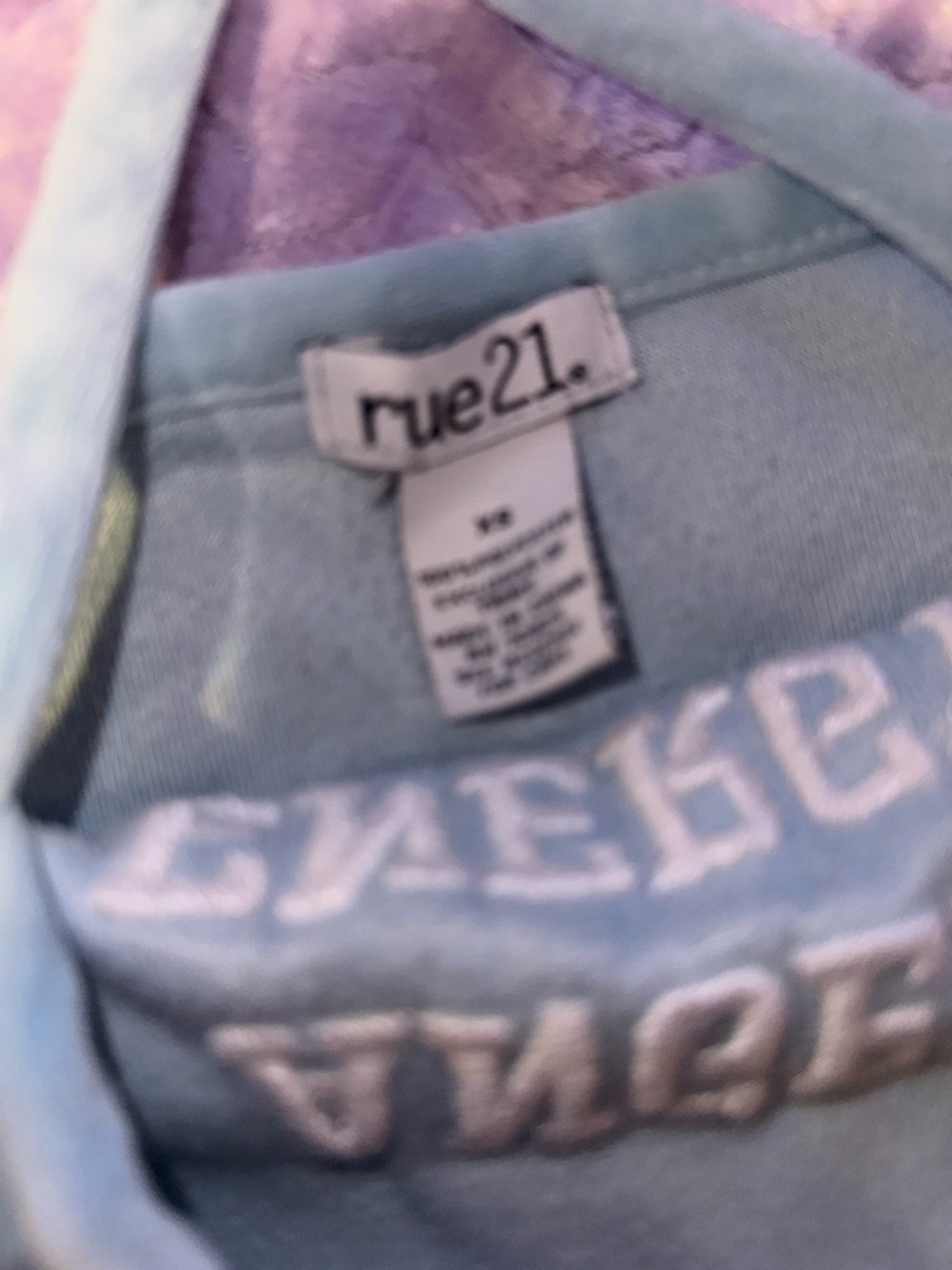 Small clothing bundle!! - Picture 7 of 9